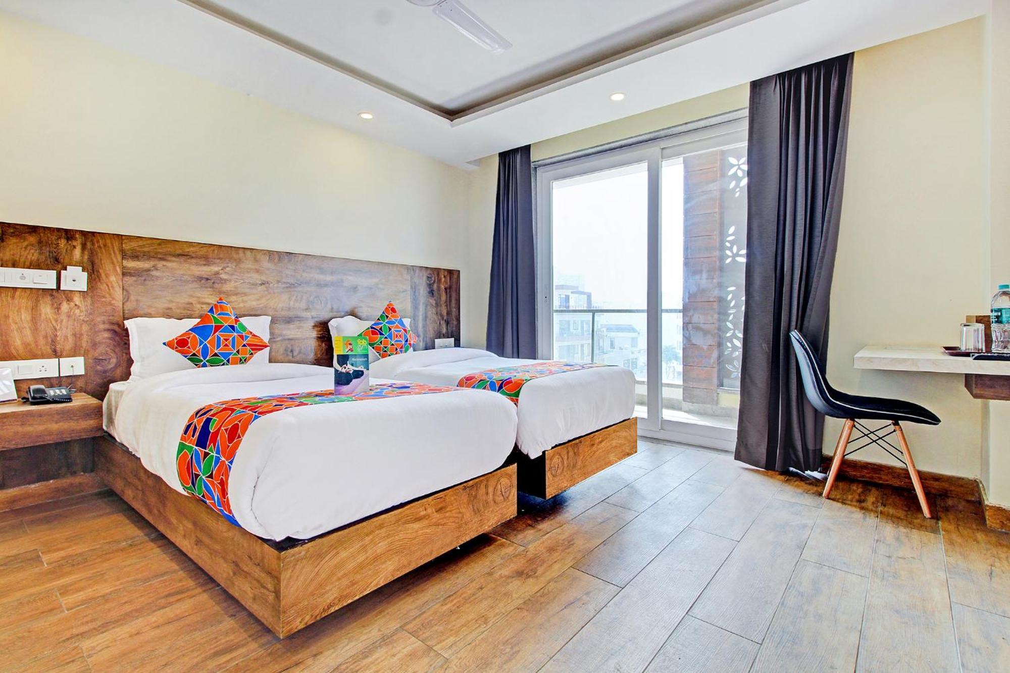 Fabhotel Soft Petals Гургаон Экстерьер фото