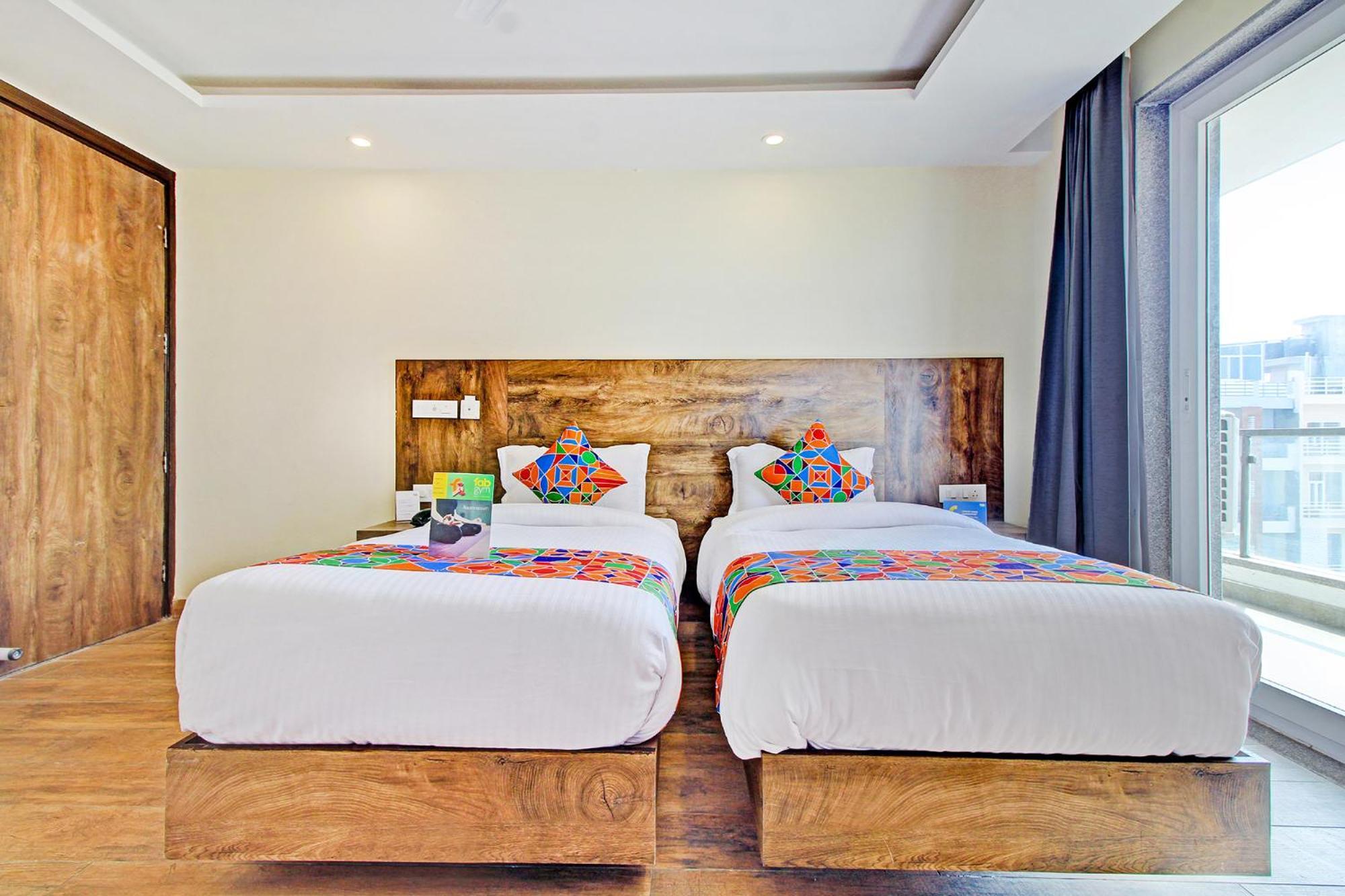 Fabhotel Soft Petals Гургаон Экстерьер фото