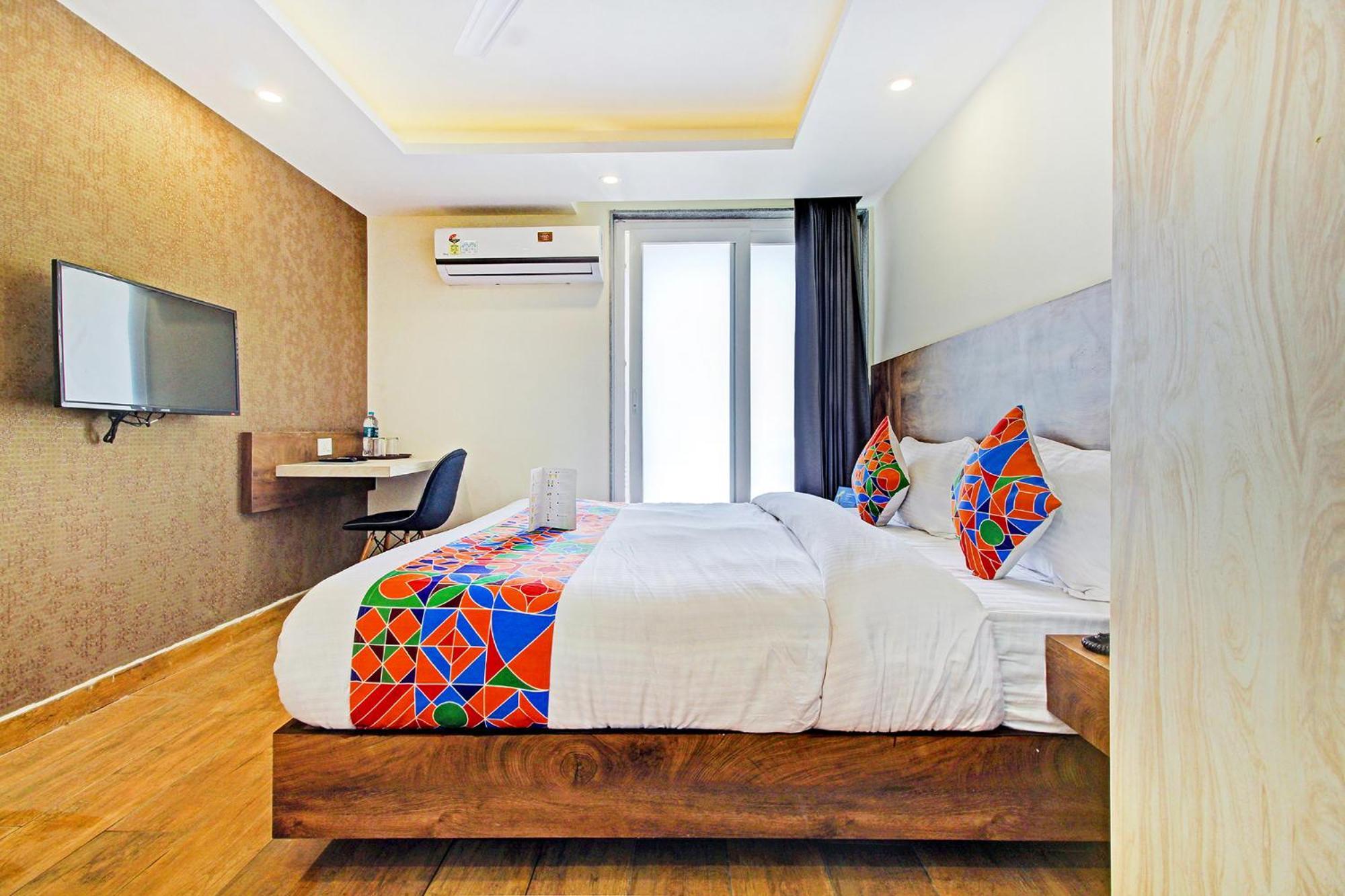 Fabhotel Soft Petals Гургаон Экстерьер фото