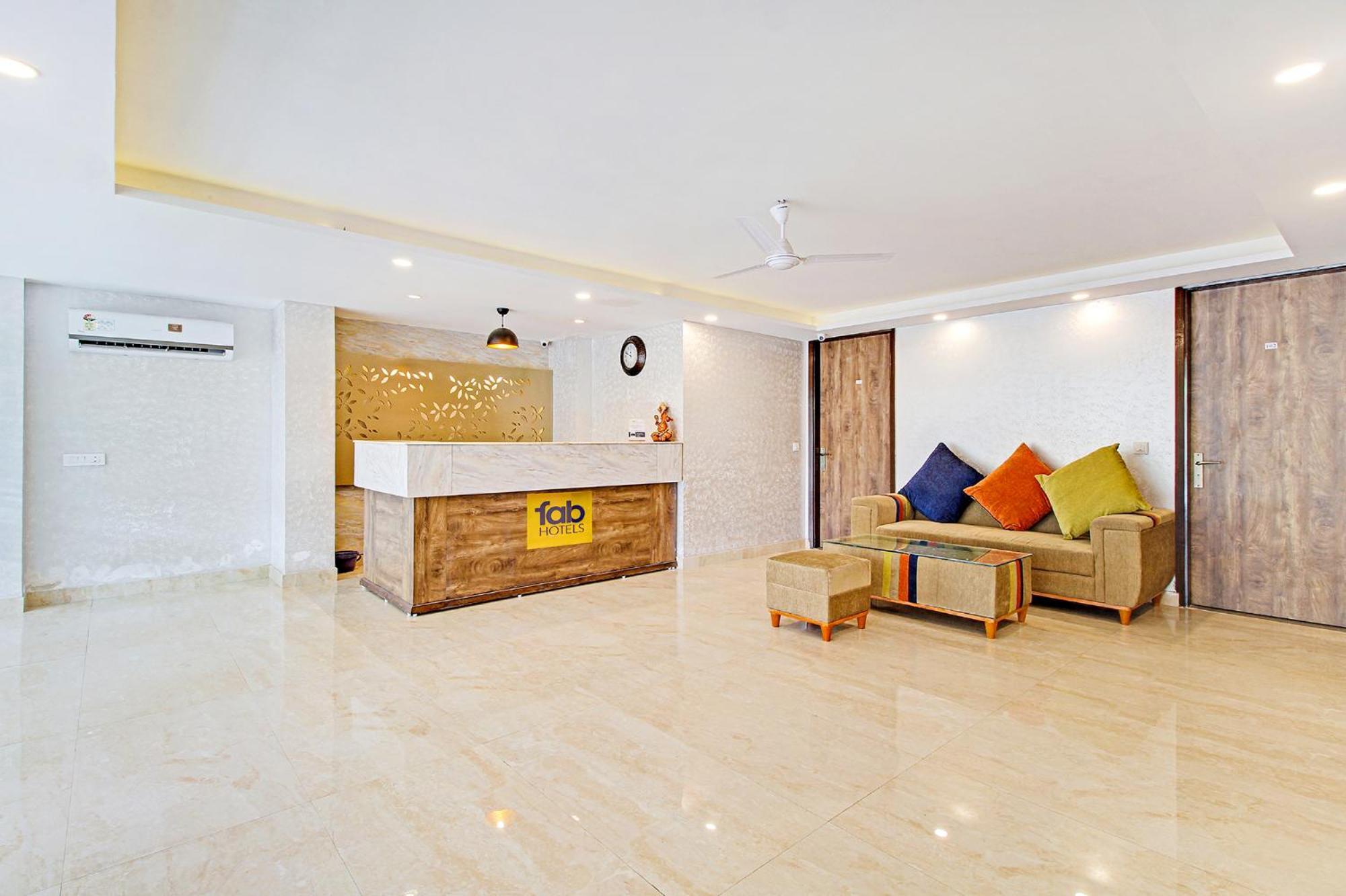 Fabhotel Soft Petals Гургаон Экстерьер фото