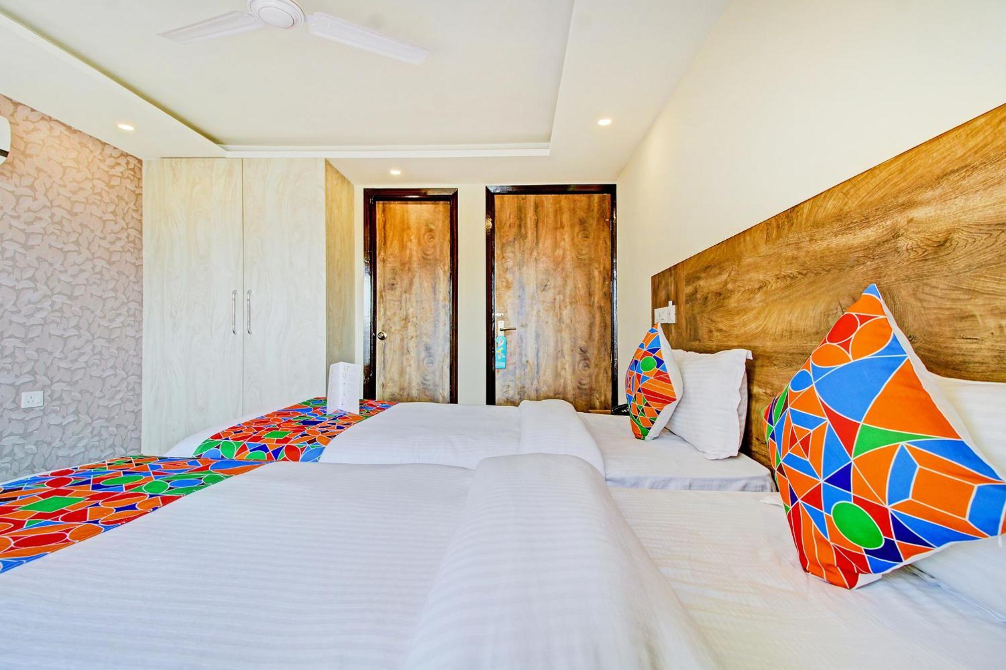 Fabhotel Soft Petals Гургаон Экстерьер фото